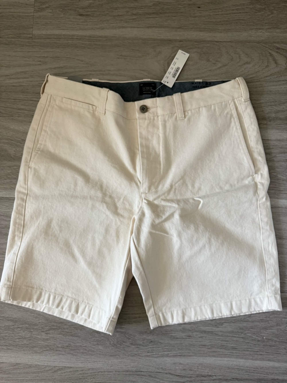 J. Crew Men’s Cream Flat Front Chino Shorts, 33 waist, 9 inseam, NWT